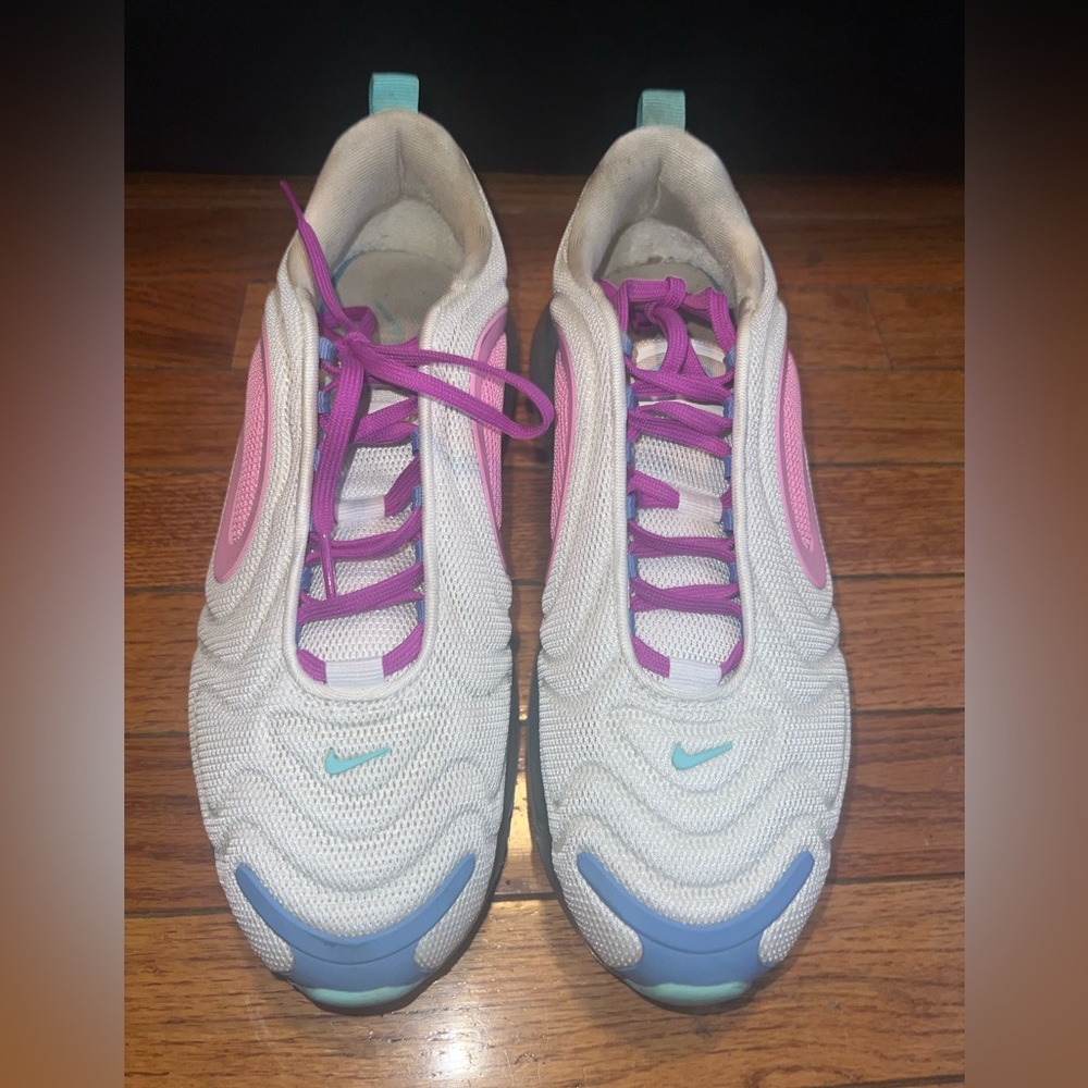 Nike Airmax 720 size 10